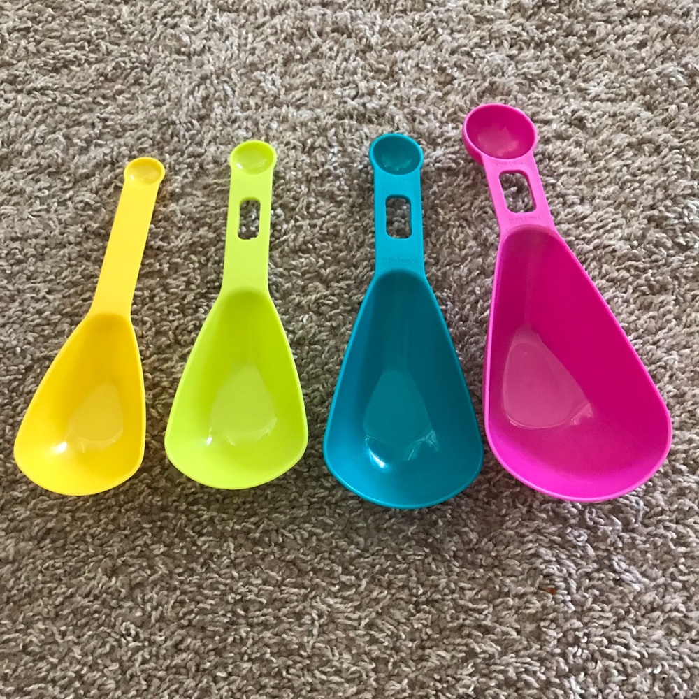 Pink, Blue, Yellow, and Green Plastic Measuring Cups and Spoons - Picture 1 of 2